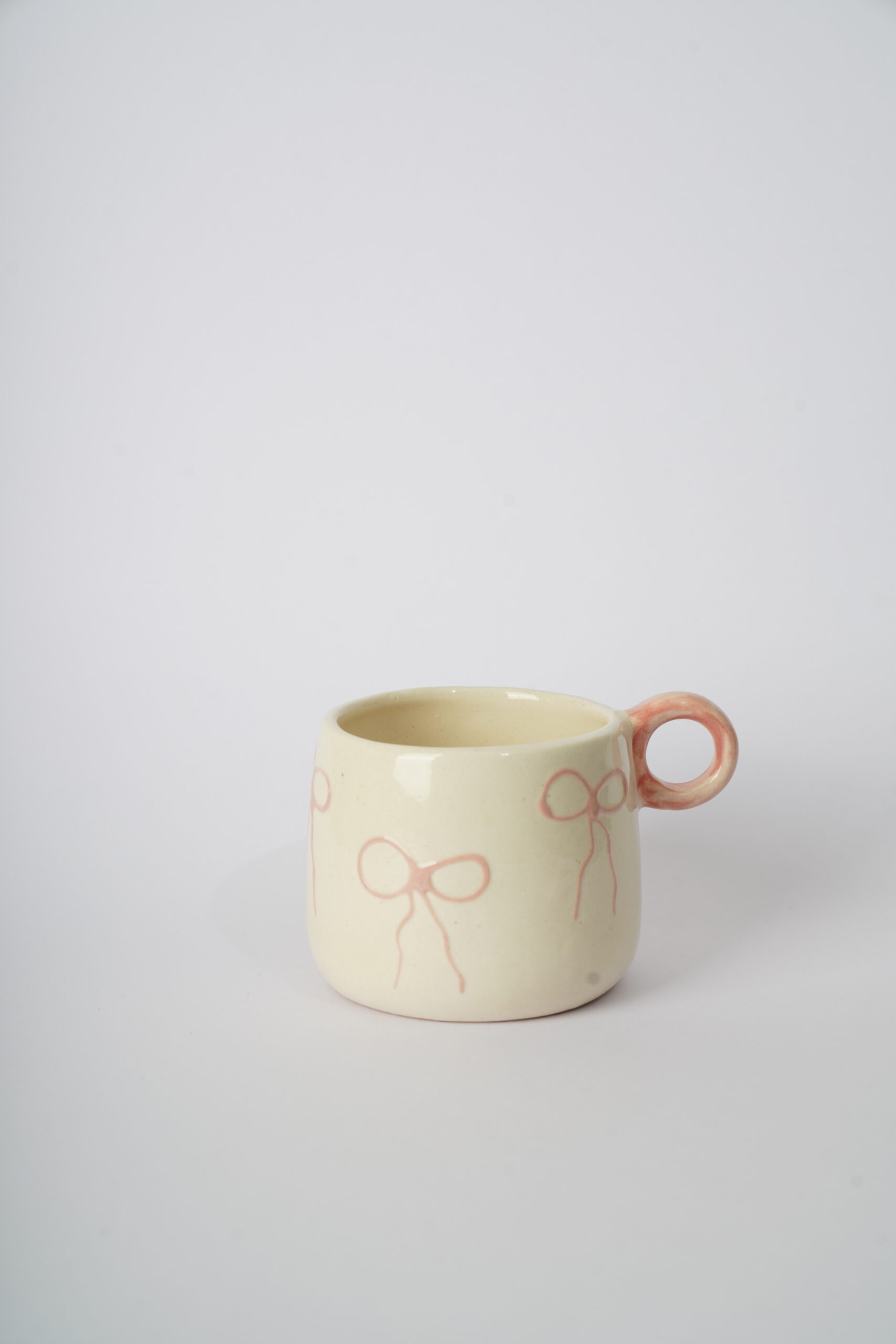 Blush Ribbon Loop Mug