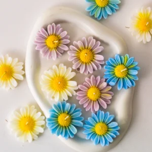 Scented Daisy Floating Candle scented daisy floating candle