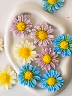 scented daisy floating candle